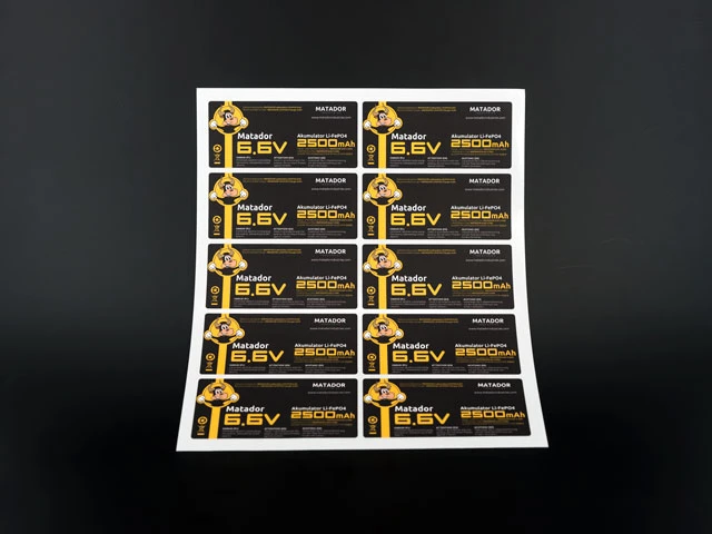 Etykiety na sprzęt elektroniczny.